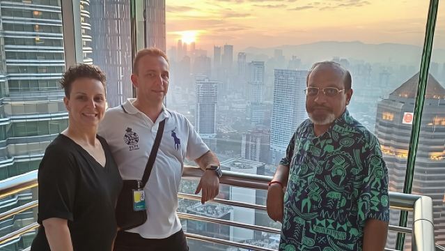 상징적인 페트로나스 쌍둥이 빌딩에서 즐기는 초고층 다이닝 경험