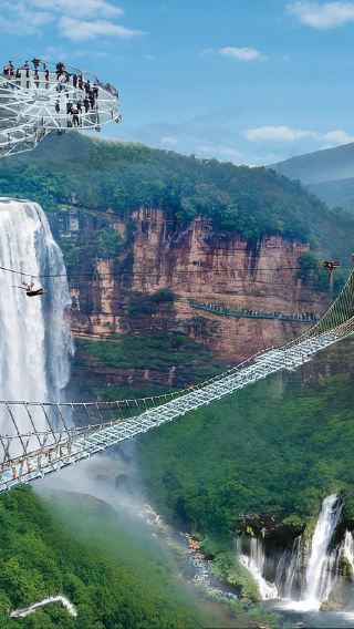One-day tour from Guangzhou to Qingyuan Gu Long Xia Glass Grand Canyon - the world's longest suspended platform