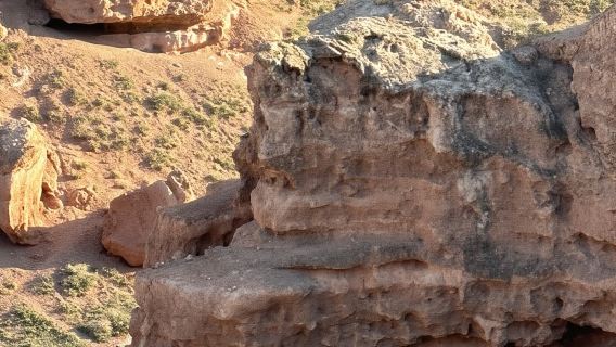 Из Алматы: однодневный тур на озеро Кольсай, Чарын и Черный каньон