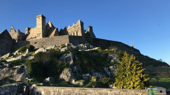 Cashel: Rock of Cashel, Folkloremuseum und Stadtrundfahrt