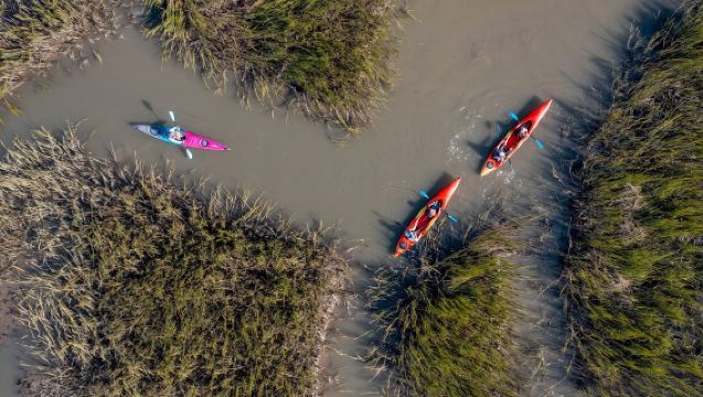 Фолли-Бич: прокат каяков на реке Фолли