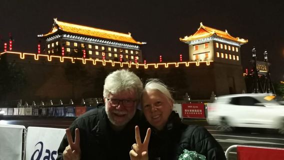 Xi'an: tour a piedi delle mura della città e della città vecchia con degustazione di oltre 10 cibi