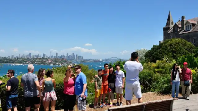 Sydney: City Highlights Guided Bus Tour