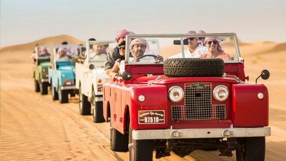 Safari Alam Mewah Warisan Budaya dengan Land Rover Vintage + Pertunjukan Elang Saat Matahari Terbenam + Makan Malam Tradisional