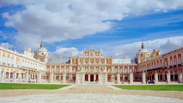 西班牙馬德里馬約爾廣場+阿穆德納聖母主教座堂+馬德里王宮