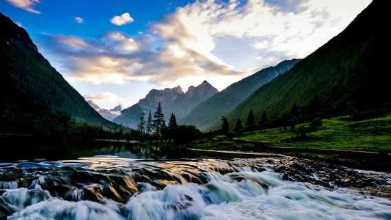 Lawatan Sehari di Lembah Shuangqiao Gunung Siguniang [Termasuk Tiket Masuk, Bas Pelancongan & Bekalan Oksigen Percuma / Perkhidmatan Jemputan Percuma Dalam Lingkaran 3]