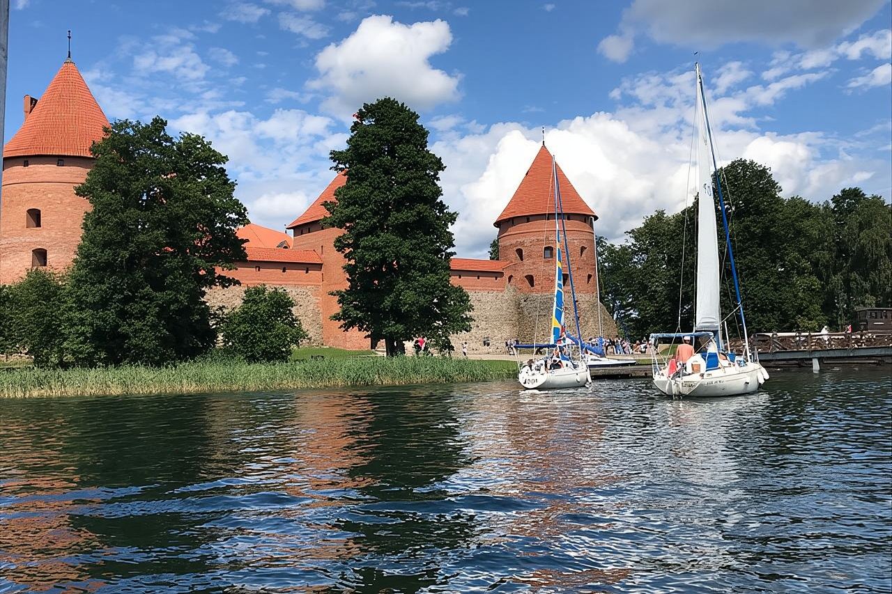 From Vilnius: Private Tour to Trakai 