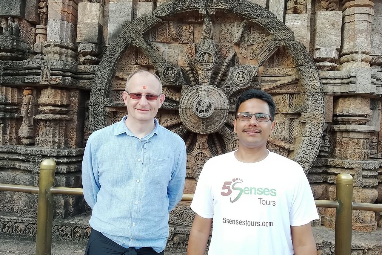 Recorrido por la ciudad de Bhubaneswar y el Templo del Sol de Konark en coche privado con guía