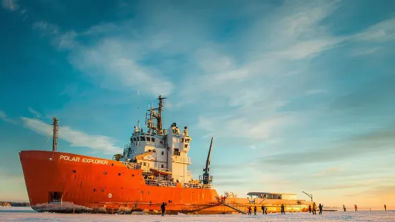 Ranua Wildlife Park and Lapland Polar Explorer Icebreaker one-day tour[Chartered private charter]