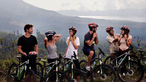 Recorrido en bicicleta por Kintamani: templos, tradiciones y paisajes en terrazas