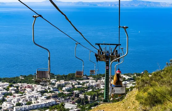 那不勒斯出發全日卡普里島、阿納卡普里及藍洞之旅