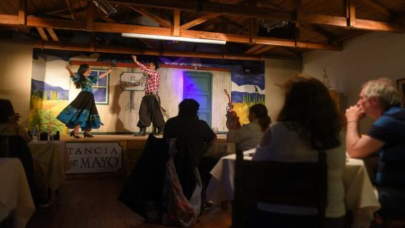 El Calafate: Estancia 25 de Mayo Dinner & Show with Transfer