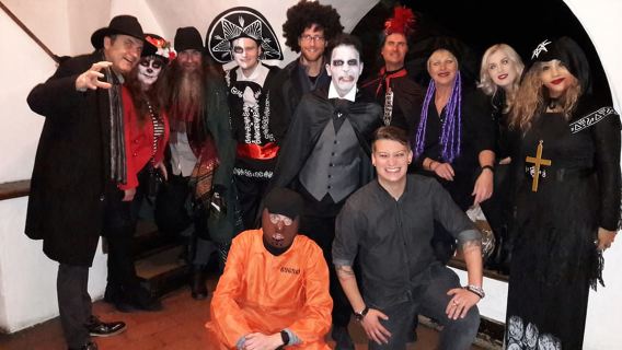 Dari Brasov: Pesta Halloween di Kastil Bran
