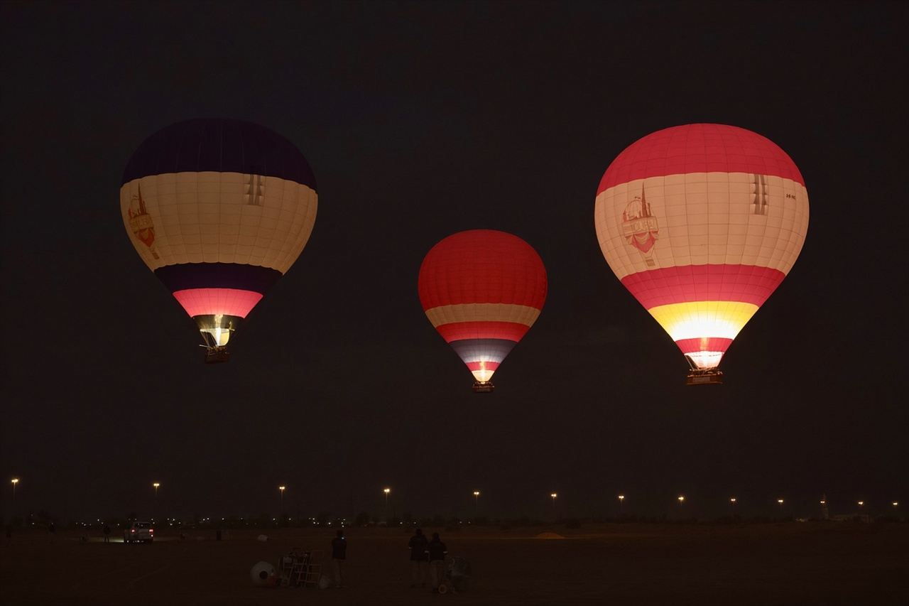 Dubai desert hot air balloon ride + camel race + hotel transfer + flight certificate + desert views - Dubai hot air balloon
