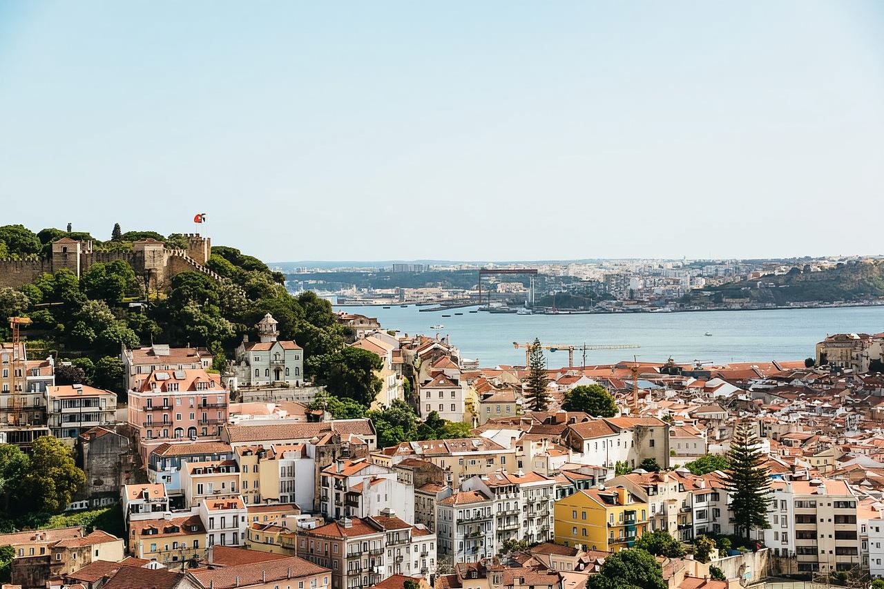 Lisbon: City Highlights and Viewpoints E-Bike Tour