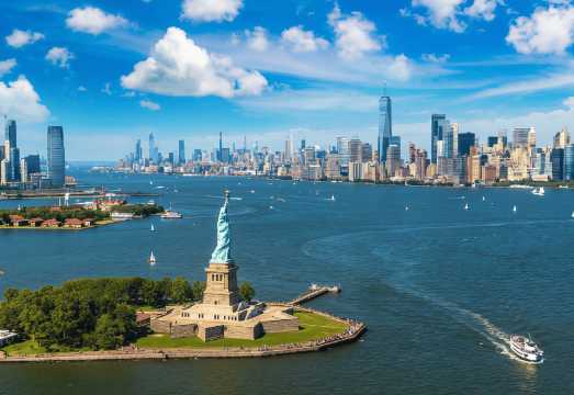 NYC: 自由の女神像とエリス島ガイド付きツアー | Trip.com