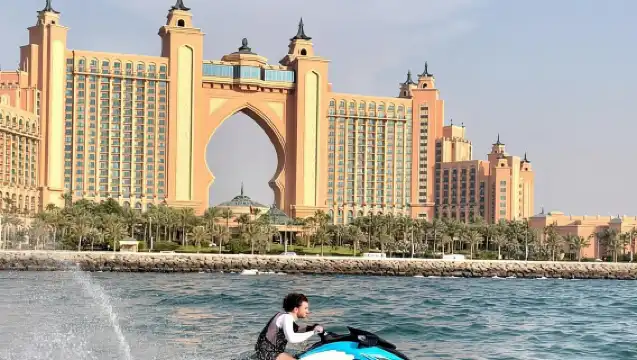 棕櫚島：1.5 小時水上摩托車導覽遊