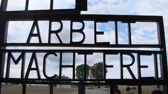 Sachsenhausen & Potsdam: Guided Tour from Berlin