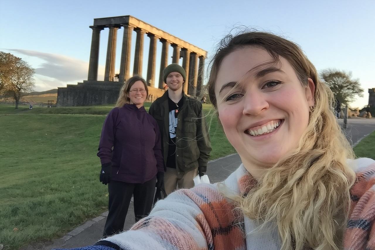 Edinburgh Highlights & Hidden Gems: Private Tour with a Local
