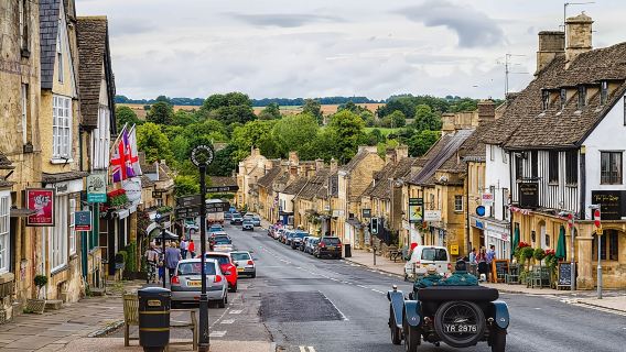 Oxford, Stratford, Cotswolds & Warwick Castle Tour from London