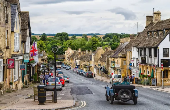 倫敦出發牛津、斯特拉福、科茨沃爾德及華威城堡一日遊