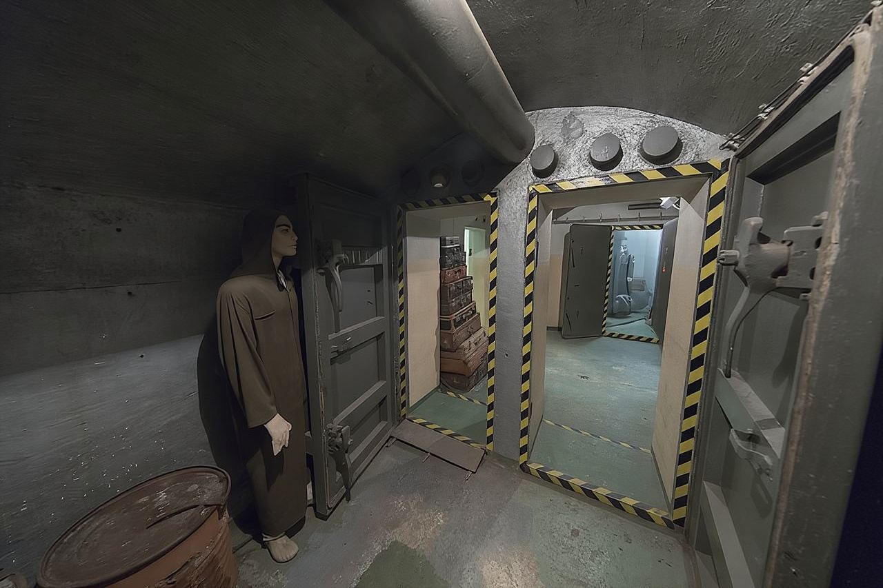 Prague Communism History and Nuclear Bunker Tour