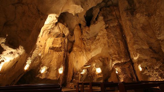 Tour della grotta cattedrale delle grotte del Capricorno