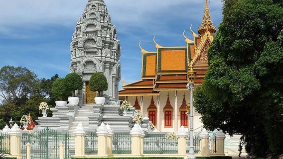 Full-Day Phnom Penh Small Group City Tours