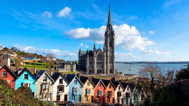 ทริปเที่ยวชมชายฝั่งจากคอร์ก: รวมปราสาทแบลร์นีย์และคินเซล