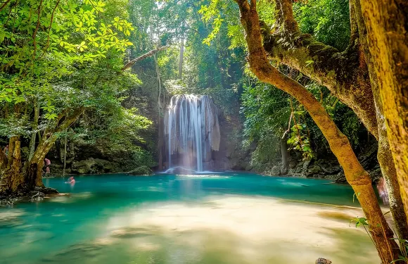 曼谷出發的愛侶灣瀑布與桂河大橋之旅