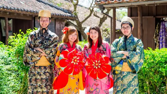 Okinawa FunPASS Churaumi Series: Churaumi Aquarium Admission Ticket, Free Choice of Attraction Experiences, Transportation and Shopping Discounts