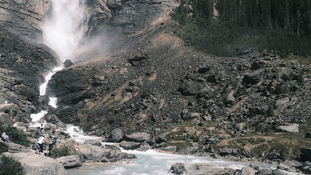 Small Grp: Emerald Lake (Optional Canoe) & Takakkaw Falls