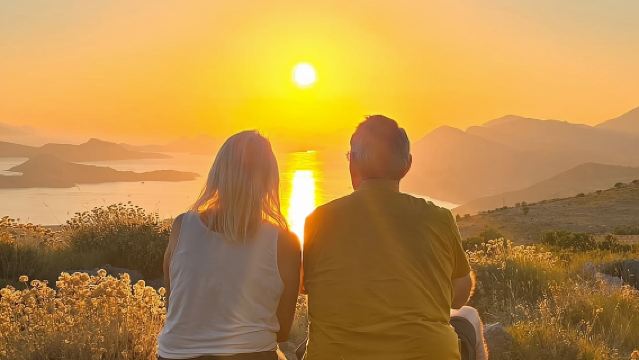 Dubrovnik Sunset Tour with Scenic Views and Local Wine