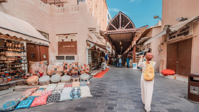 Dubai: Old Town, Creek, Museums, Souks, & Street Food Tour