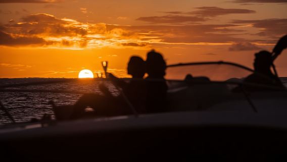 Bora Bora private sunset cruise