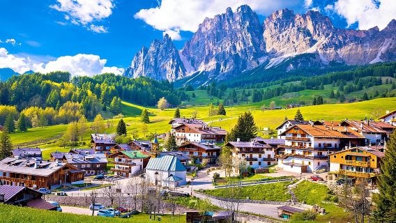 ทัวร์กลุ่มเล็ก Dolomites & Cortina จากเวนิส