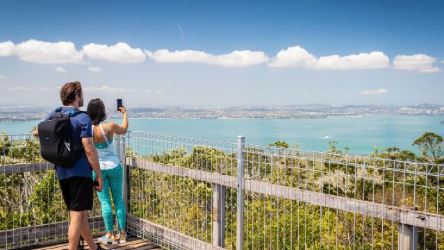Auckland: Return Ferry Ticket to Rangitoto Island