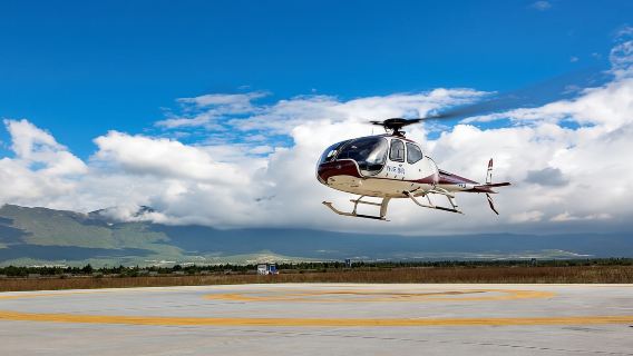 雲南麗江直升機空中遊覽基地/麗江直升機觀光飛行【飛躍玉龍雪山/麗江古城/長江第一灣/虎跳峽/拉市海】