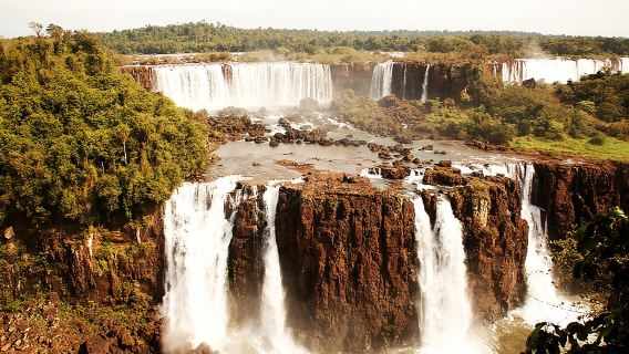 Ganztagestour zu den Iguassu-Wasserfällen (beide Seiten) – Brasilien und Argentinien