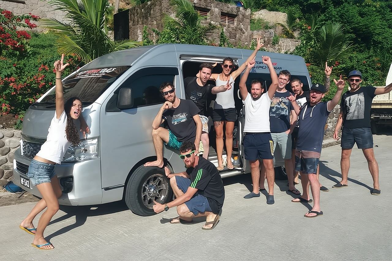 Pilihan Lada : Air Terjun, Spa Sulfur & Pantai Pasir Hitam