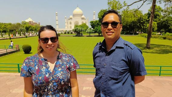 Agra: Skip the Line Taj Mahal and Agra Fort Private Tour