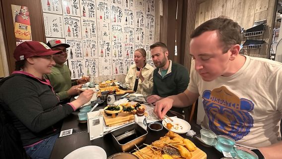Recorrido gastronómico nocturno por Osaka: más de 15 degustaciones, Tenma-Kyobashi (máximo 6 personas)