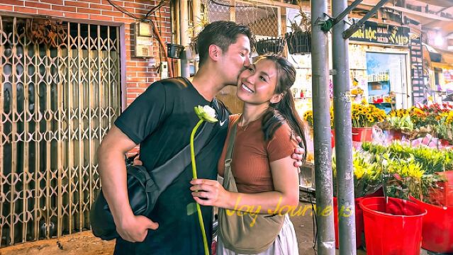 Recorrido gastronómico privado en moto por Saigón (noche)