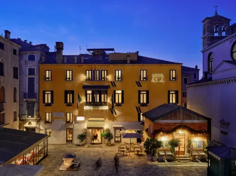 UNA HOTELS Ala Venezia-Adults 16