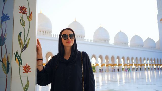 ドバイ発：アブダビ シェイク・ザーイド・グランド・モスク ガイド付きツアー