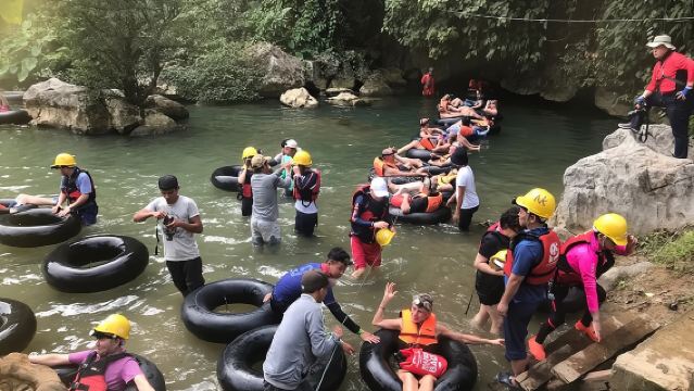 One Day Guided Tour: Kayaking, Zipline & Tubing In The Cave from Vang Vieng 