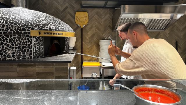 Pizzacursus Napels: Leer, bak en proef de authentieke pizzasmaak