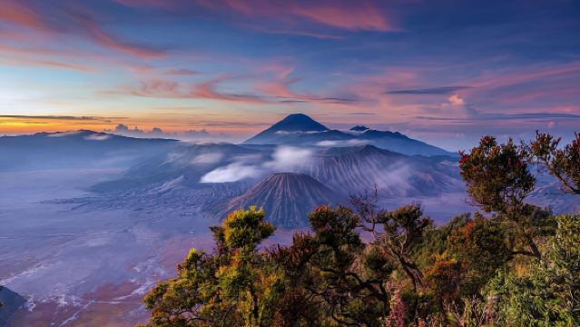 Epic Bromo: Sunrise Viewpoint & Volcanic Sand Sea Jeep Ride