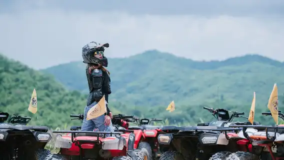 清萊 ATV 風景之旅和菠蘿農場之旅