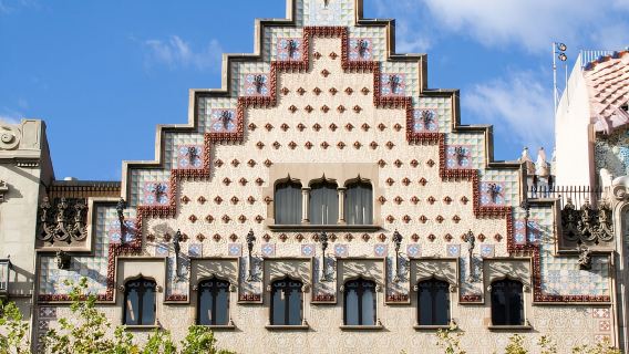 Barcelona: Casa Amatller Guided Visit with Chocolate Gift